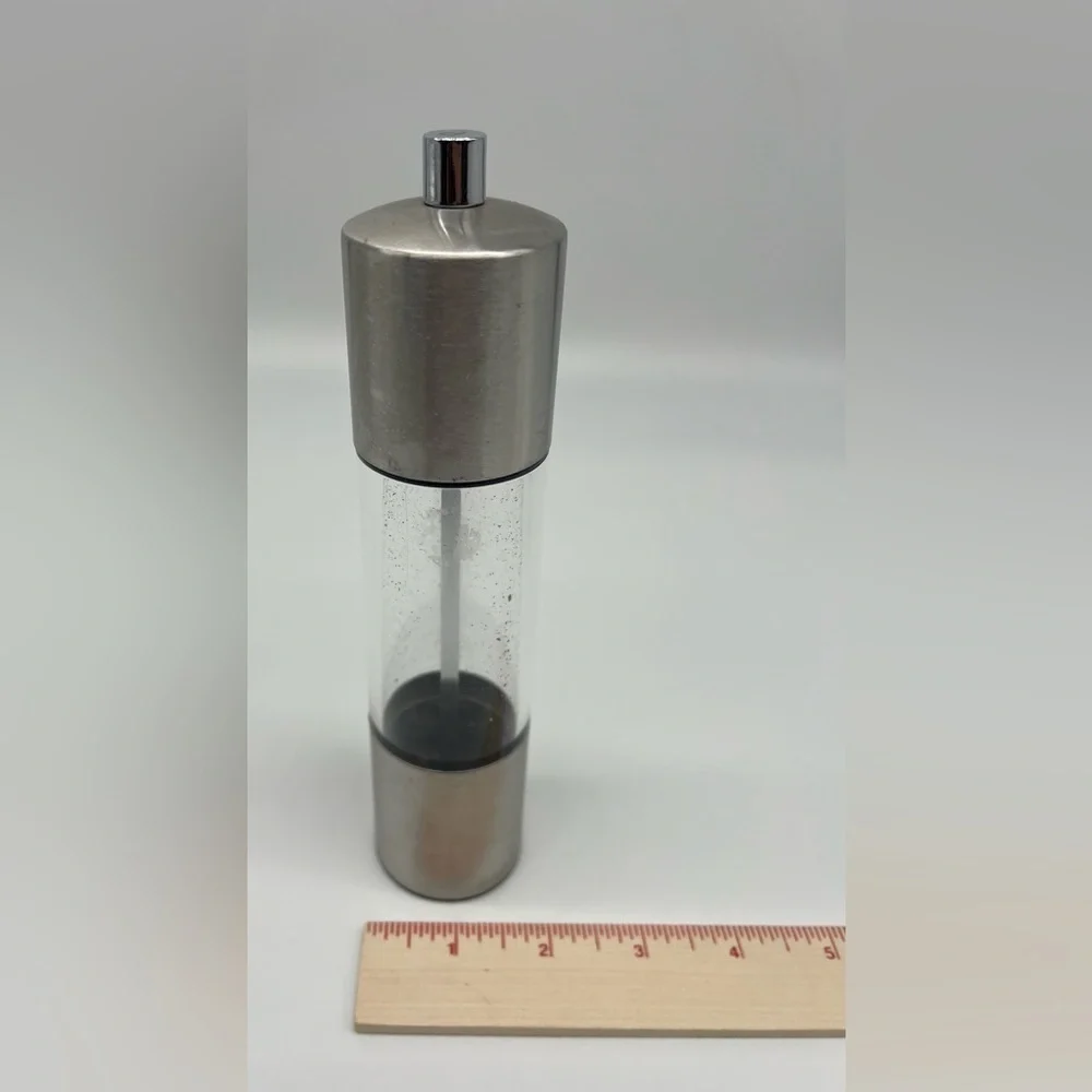 Cole & Mason pepper mill stainless steel gently used in excellent condition